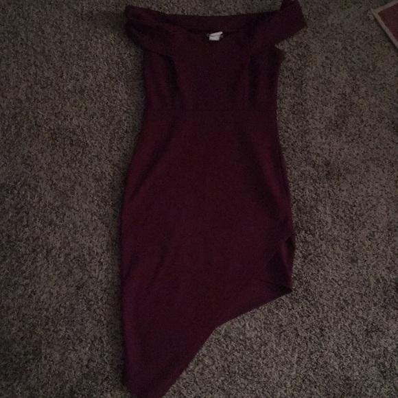 Dresses - Picture 4 of 5